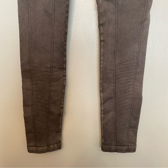 Avocado Vintage Pewter Fire Legging - one of a kind sample color - Picture 5 of 11